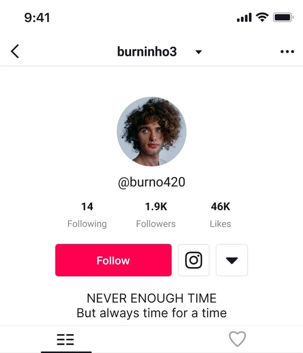 Social profile mockup